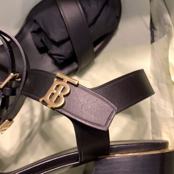 Wore once - Picture 2 of 12